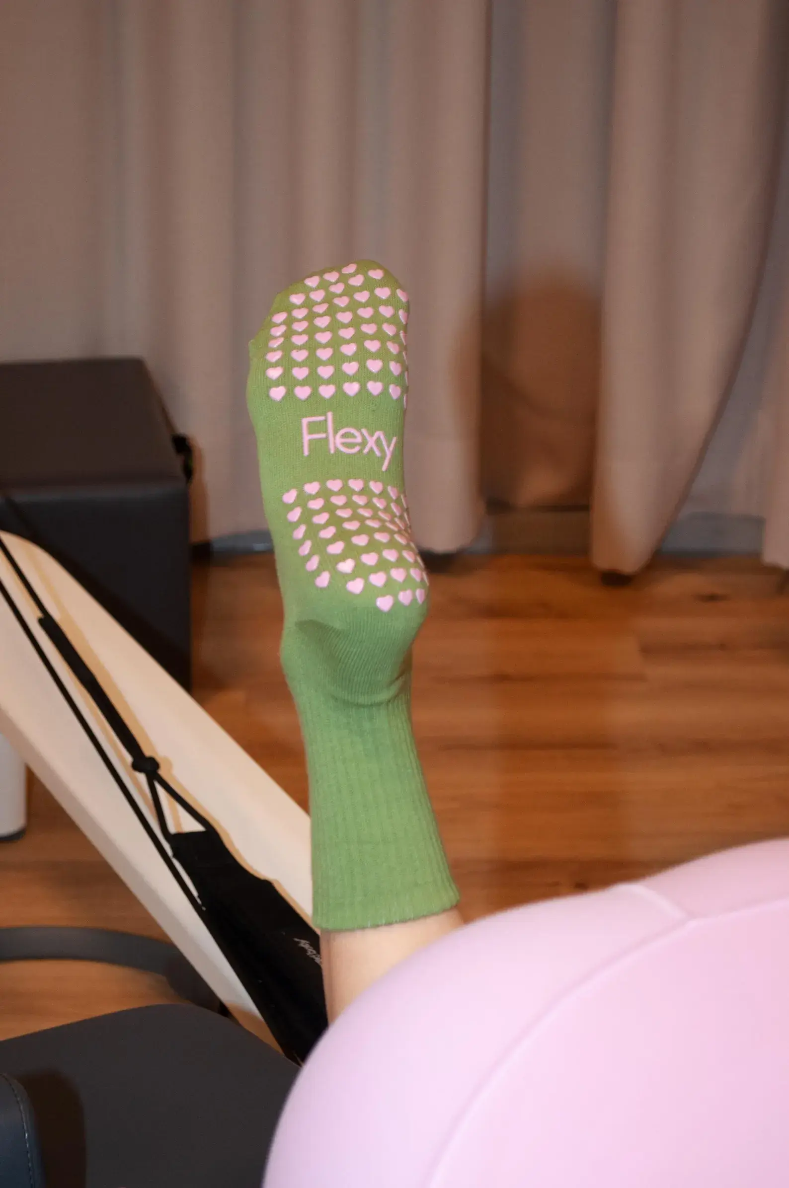 Chaussettes de pilates matcha thumbnail 2