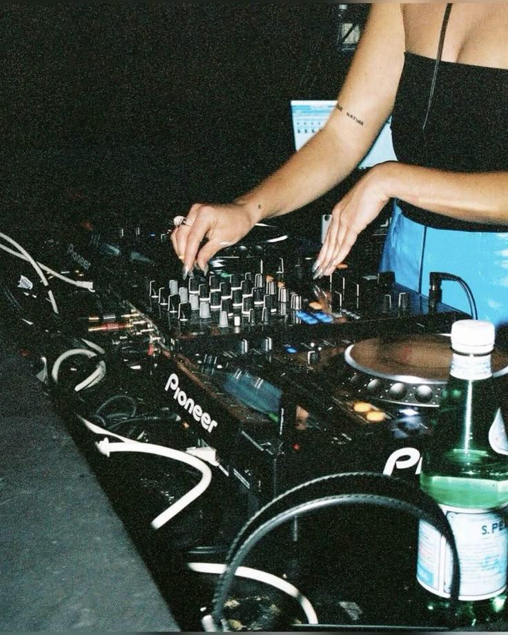 Set DJ Pioneer - alternate view