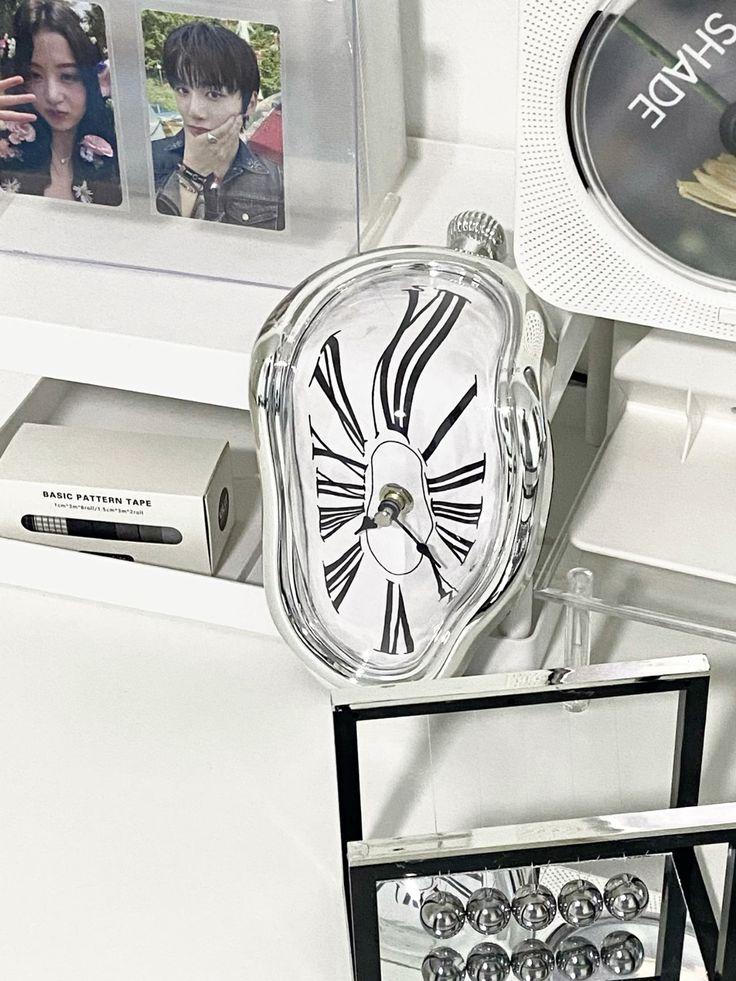 Melting Clock - alternate view